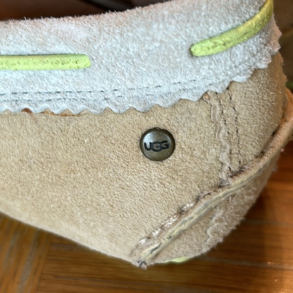 Ugg suede leather Comfy  beige vanilla 7 moccasins shoes lemon lime accent - Picture 3 of 8
